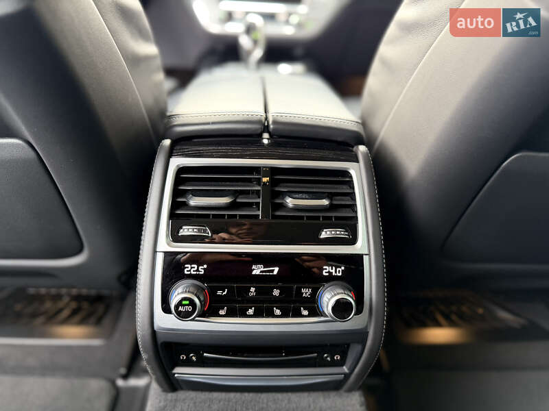 Седан BMW 7 Series 2021 в Мукачево