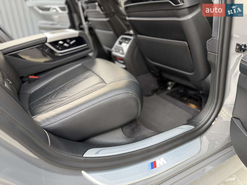 Седан BMW 7 Series 2021 в Мукачево