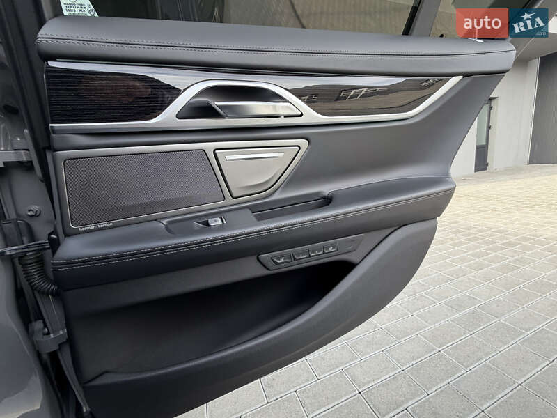 Седан BMW 7 Series 2021 в Мукачево
