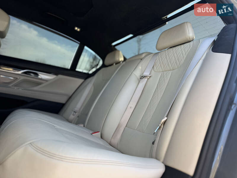 Седан BMW 7 Series 2016 в Ровно