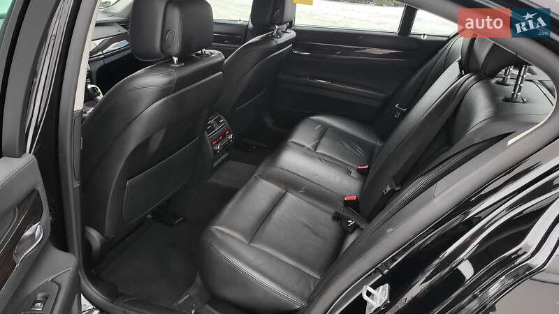Седан BMW 7 Series 2013 в Виннице