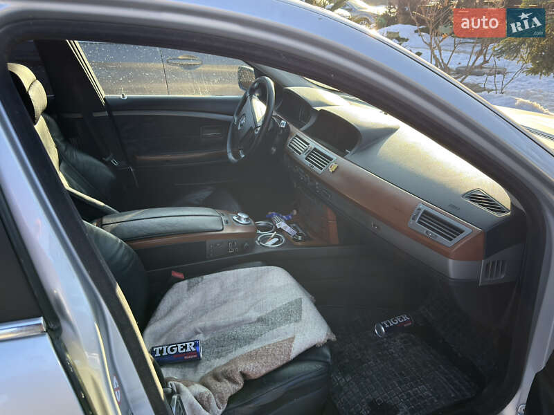 Седан BMW 7 Series 2002 в Самборе