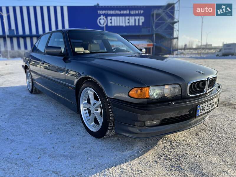 Седан BMW 7 Series 2001 в Ровно