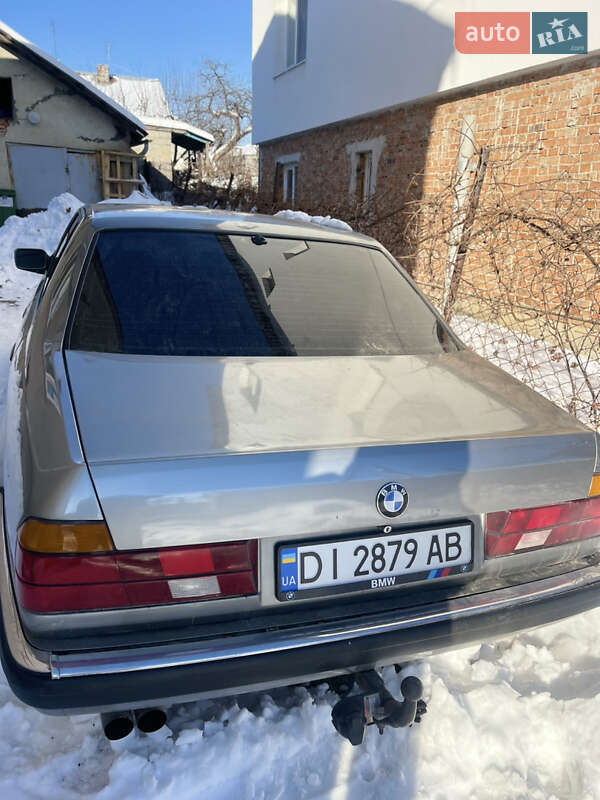Седан BMW 7 Series 1989 в Львове