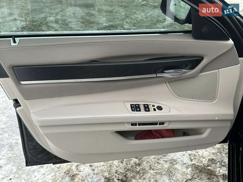 Седан BMW 7 Series 2010 в Хмельницком