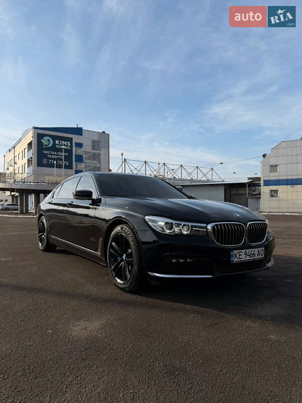 Седан BMW 7 Series 2017 в Кривом Роге фото Седан BMW 7 Series 2017 в Кривом Роге