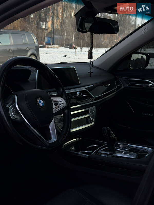 Седан BMW 7 Series 2017 в Кривом Роге фото 12 Седан BMW 7 Series 2017 в Кривом Роге