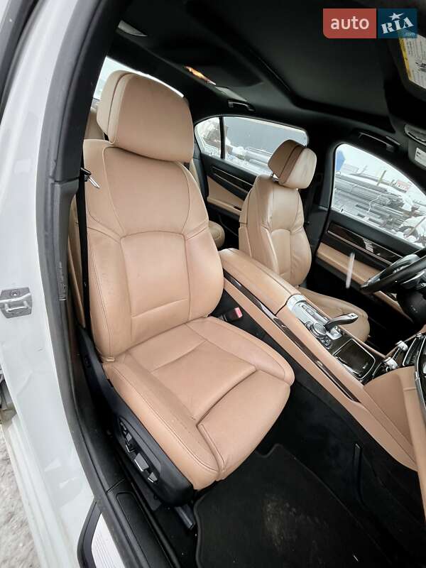 Седан BMW 7 Series 2015 в Львове фото 36 Седан BMW 7 Series 2015 в Львове