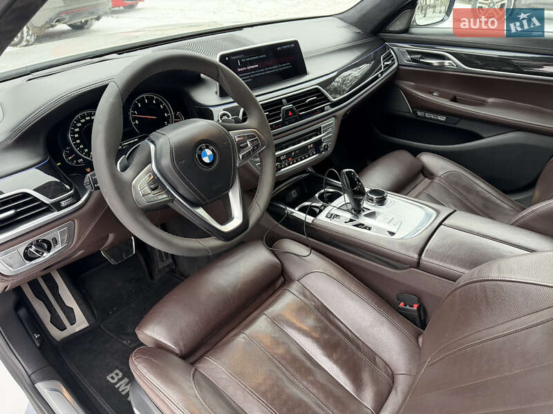 Седан BMW 7 Series 2015 в Киеве фото 19 Седан BMW 7 Series 2015 в Киеве
