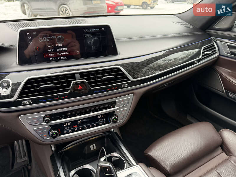 Седан BMW 7 Series 2015 в Киеве фото 23 Седан BMW 7 Series 2015 в Киеве