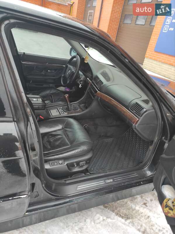 Седан BMW 7 Series 1995 в Киеве