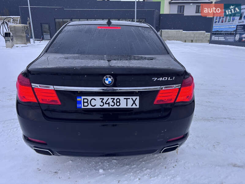 Седан BMW 7 Series 2012 в Львове