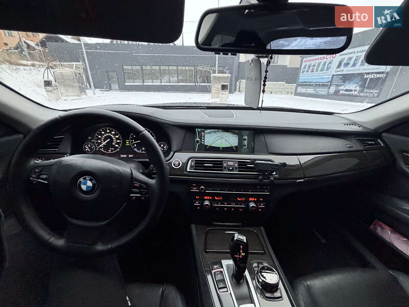 Седан BMW 7 Series 2012 в Львове