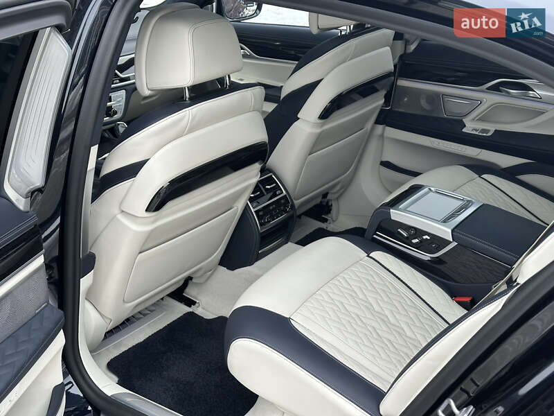 Седан BMW 7 Series 2021 в Киеве
