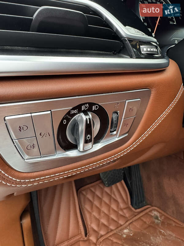 Седан BMW 7 Series 2016 в Киеве