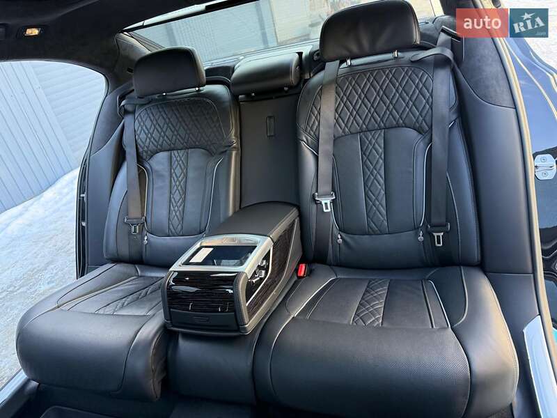 Седан BMW 7 Series 2022 в Києві