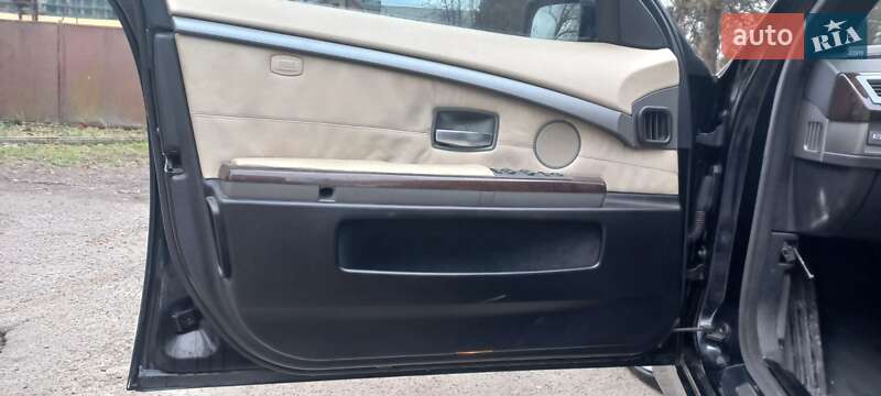 Седан BMW 7 Series 2002 в Ужгороде