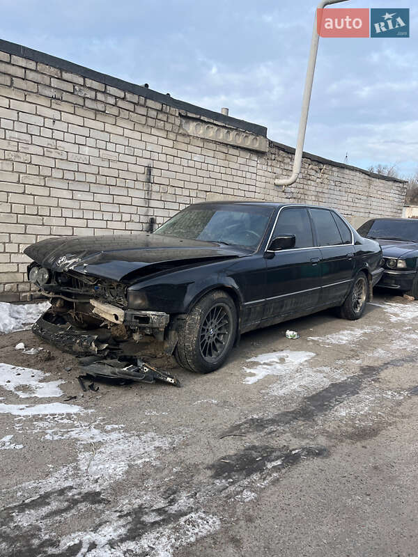 Седан BMW 7 Series 1989 в Днепре