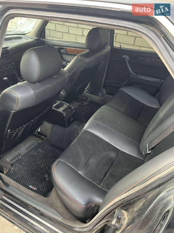 Седан BMW 7 Series 1989 в Днепре