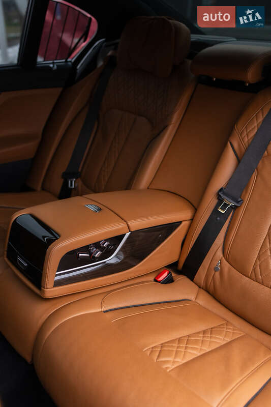 Седан BMW 7 Series 2019 в Львове