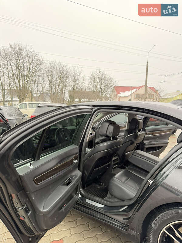 Седан BMW 7 Series 2011 в Черновцах