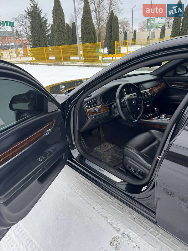 Седан BMW 7 Series 2013 в Александрие