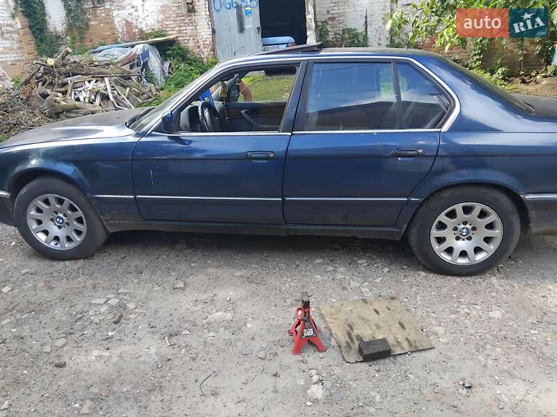 Седан BMW 7 Series 1992 в Полтаве