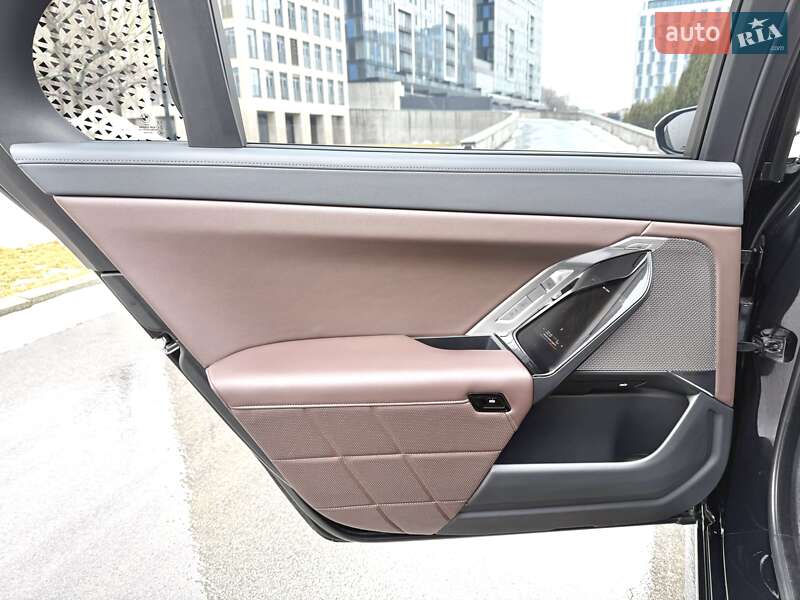 Седан BMW 7 Series 2023 в Киеве фото 28 Седан BMW 7 Series 2023 в Киеве