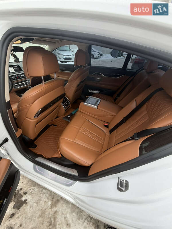 Седан BMW 7 Series 2017 в Киеве