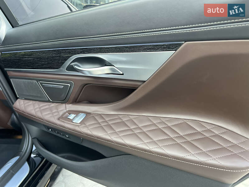 Седан BMW 7 Series 2022 в Днепре