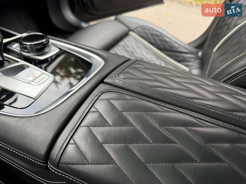 Седан BMW 7 Series 2020 в Ровно