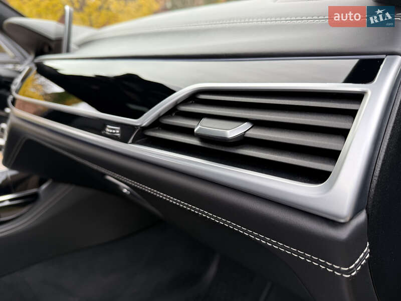 Седан BMW 7 Series 2020 в Ровно