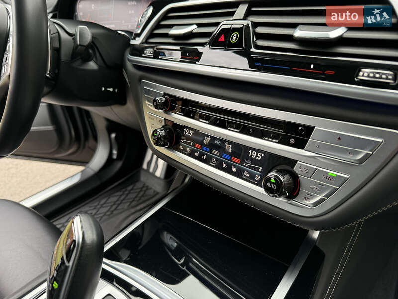 Седан BMW 7 Series 2020 в Ровно
