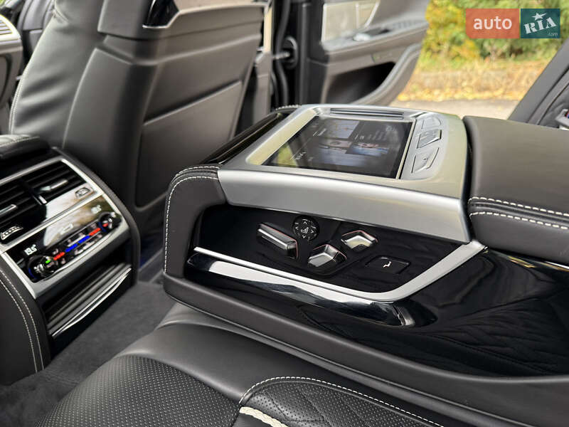 Седан BMW 7 Series 2020 в Ровно