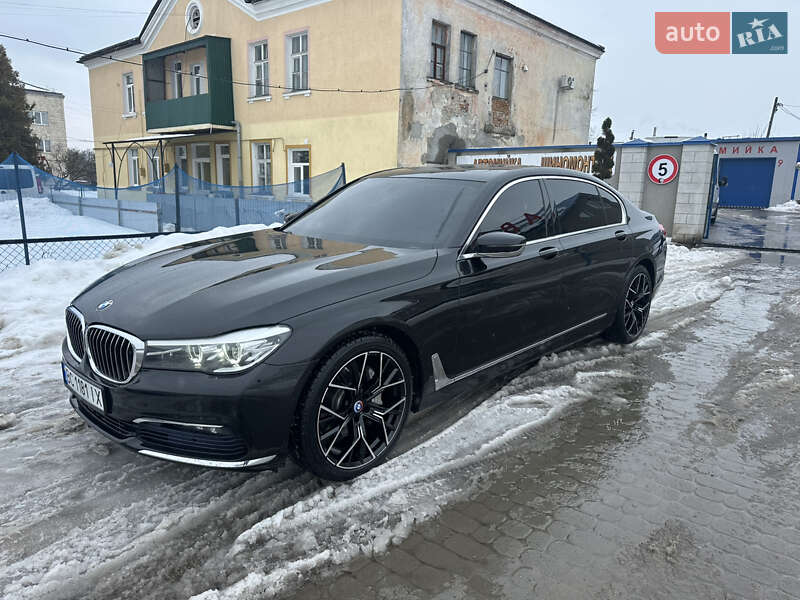 Седан BMW 7 Series 2015 в Самборе фото Седан BMW 7 Series 2015 в Самборе