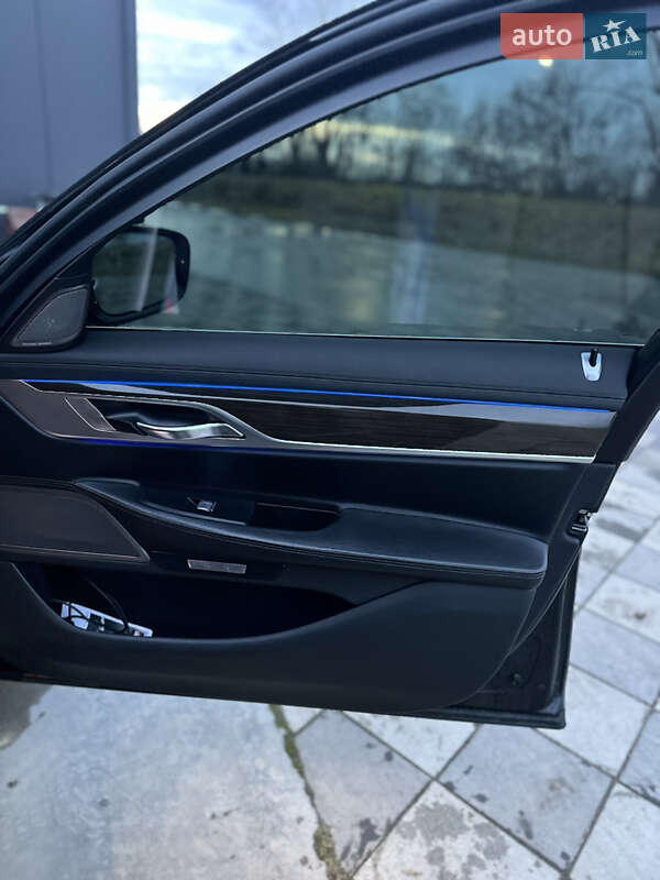 Седан BMW 7 Series 2015 в Самборе фото 26 Седан BMW 7 Series 2015 в Самборе