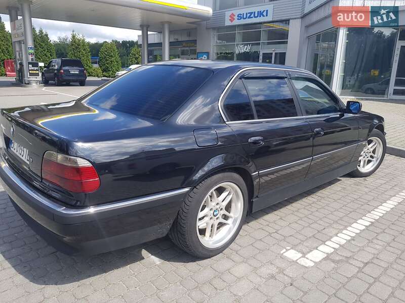 Седан BMW 7 Series 2001 в Львове