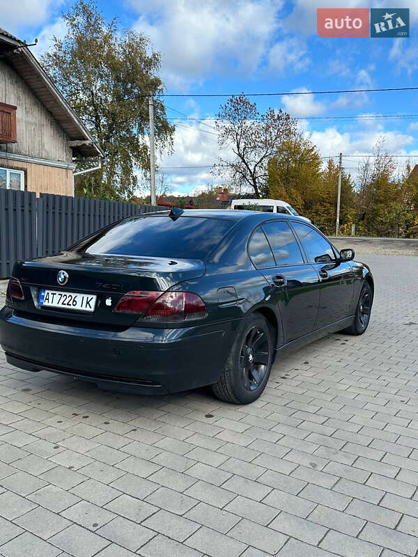 Седан BMW 7 Series 2005 в Долине