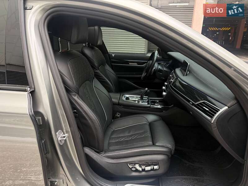 Седан BMW 7 Series 2020 в Киеве