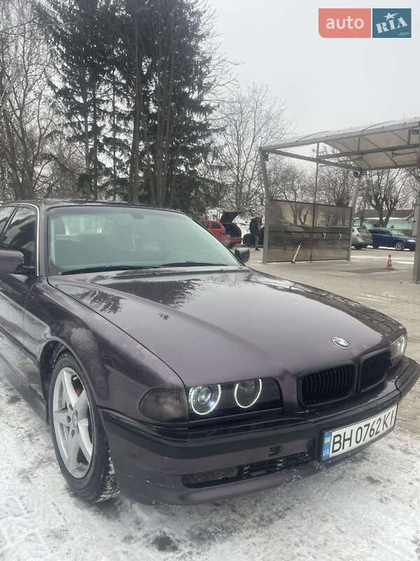 Седан BMW 7 Series 1995 в Чернівцях
