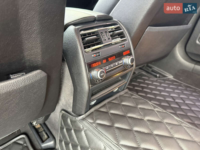 Седан BMW 7 Series 2011 в Львове