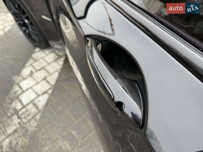 Седан BMW 7 Series 2011 в Львове