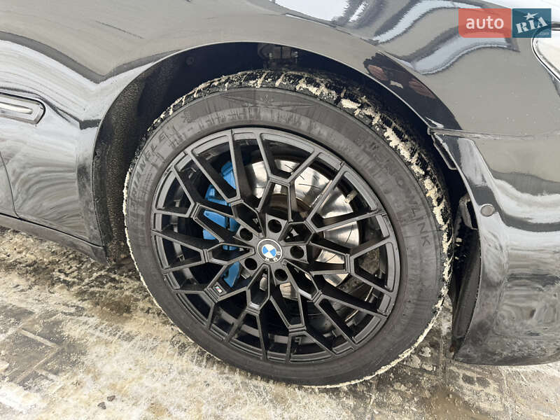Седан BMW 7 Series 2011 в Львове
