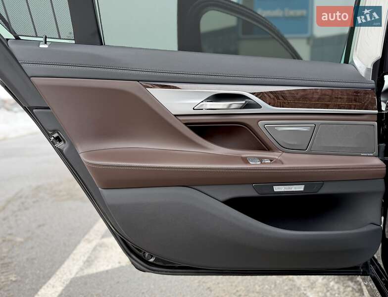 Седан BMW 7 Series 2017 в Киеве