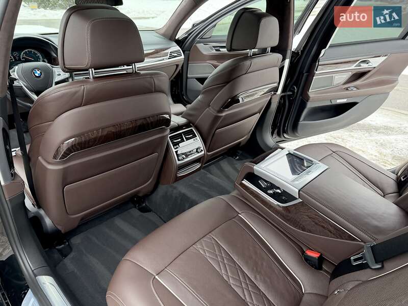 Седан BMW 7 Series 2017 в Киеве