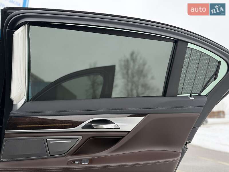 Седан BMW 7 Series 2017 в Киеве