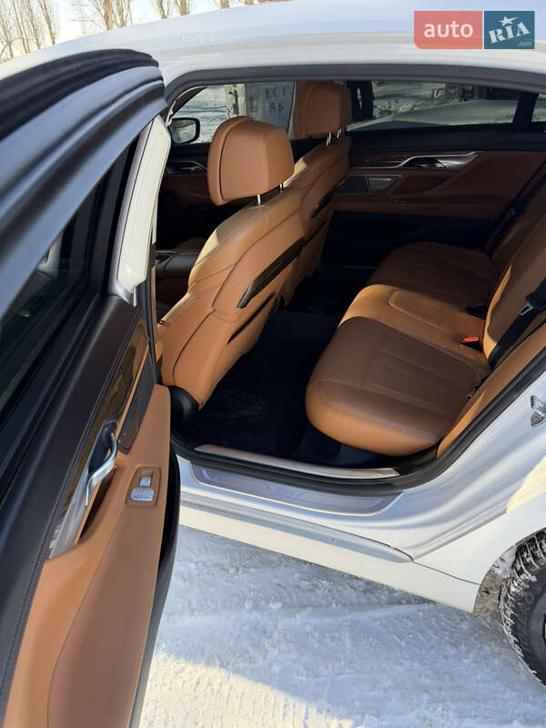 Седан BMW 7 Series 2015 в Киеве
