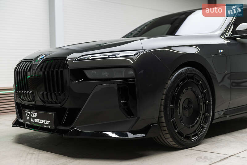 Седан BMW 7 Series 2023 в Мукачево