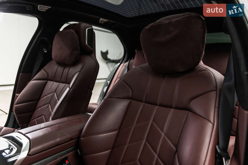 Седан BMW 7 Series 2023 в Мукачево