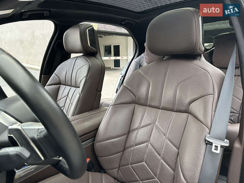 Седан BMW 7 Series 2022 в Киеве